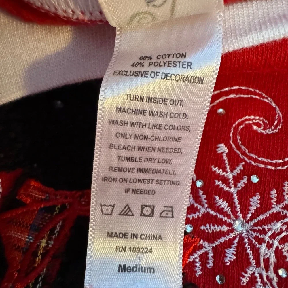 EUC Decorated Originals Red Scottie Dog Embroidered Holiday‎ Sweatshirt Medium - Picture 4 of 7